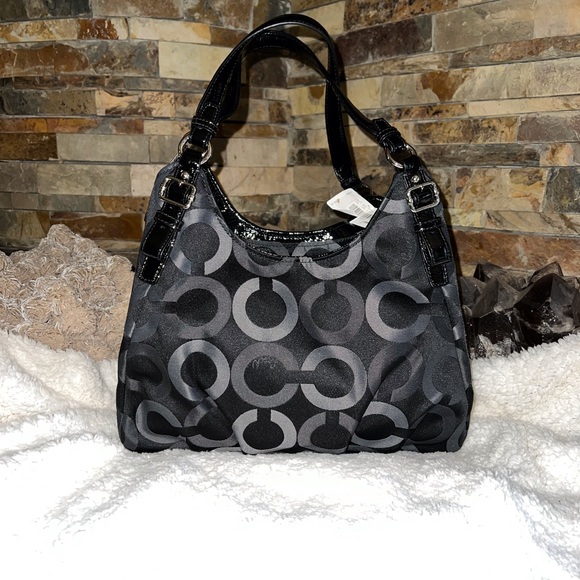 Coach NWT Signature Maggie Shoulder Bag w/matching Wallet - Picture 3 of 16